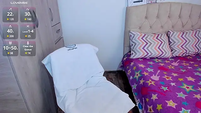 emily1  online show from 13, 12, 2024