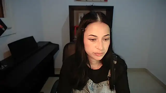 Snapshot of Windy_butterfly chatting on 13, 10, 2025 Windy butterfly online show from 13, 10, 2025