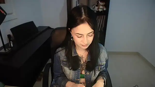 Snapshot of Windy_butterfly chatting on 18, 10, 2025 Windy butterfly online show from 18, 10, 2025