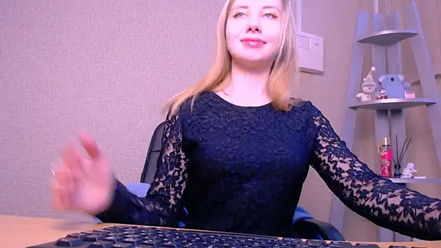 Snapshot of AliceFire_ chatting on 27, 2, 2025 AliceFire online show from 27, 2, 2025
