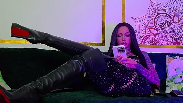 Snapshot of PandoraVolkov chatting on 21, 10, 2025 PandoraVolkov online show from 21, 10, 2025