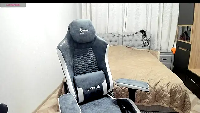 rocky foxy online show from 18, 12, 2024