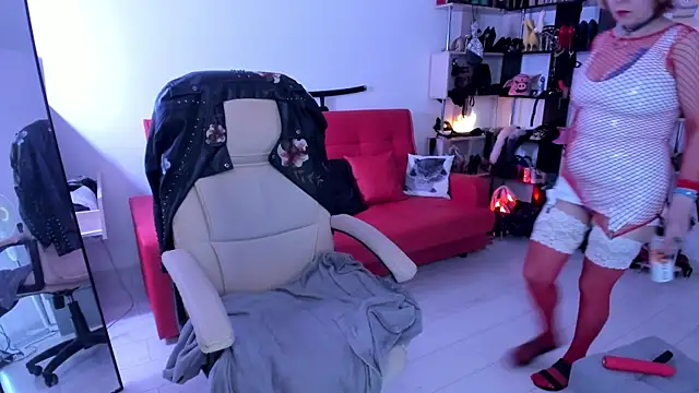 Snapshot of GinaMiracle chatting on 11, 10, 2025 GinaMiracle online show from 11, 10, 2025