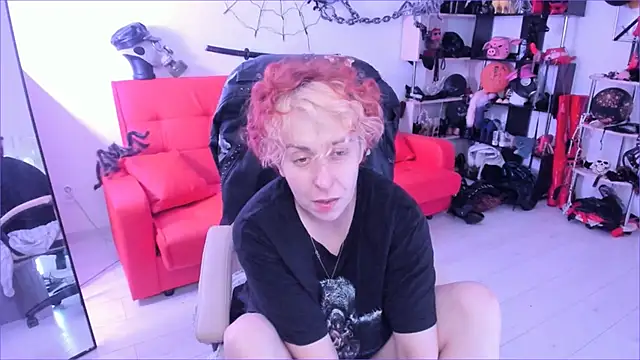 Snapshot of GinaMiracle chatting on 10, 11, 2025 GinaMiracle online show from 10, 11, 2025