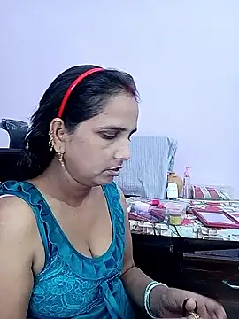 Snapshot of reemacouple007 chatting on 8, 6, 2026 reemacouple007 online show from 8, 6, 2026