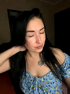 Snapshot of Roxana_Bell chatting on 10, 11, 2025 Roxana Bell online show from 10, 11, 2025