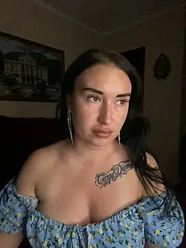 Snapshot of Roxana_Bell chatting on 9, 6, 2026 Roxana Bell online show from 9, 6, 2026