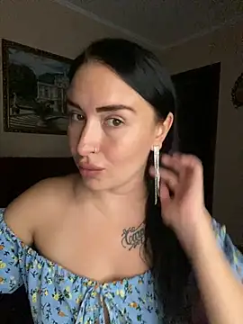 Snapshot of Roxana_Bell chatting on 6, 7, 2026 Roxana Bell online show from 6, 7, 2026