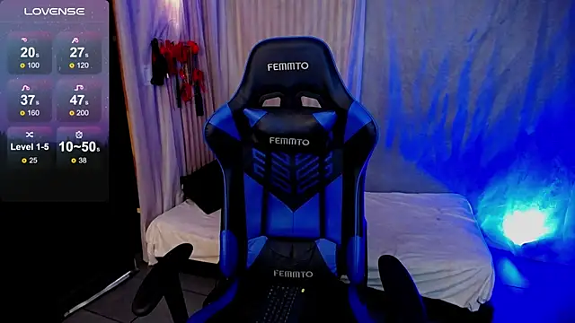 Snapshot of BLACKTSUKI7_ chatting on 3, 2, 2025 BLACKTSUKI7 online show from 3, 2, 2025