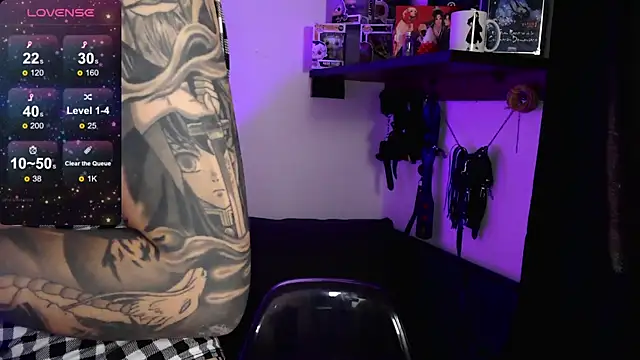 Snapshot of BLACKTSUKI7_ chatting on 9, 10, 2025 BLACKTSUKI7 online show from 9, 10, 2025