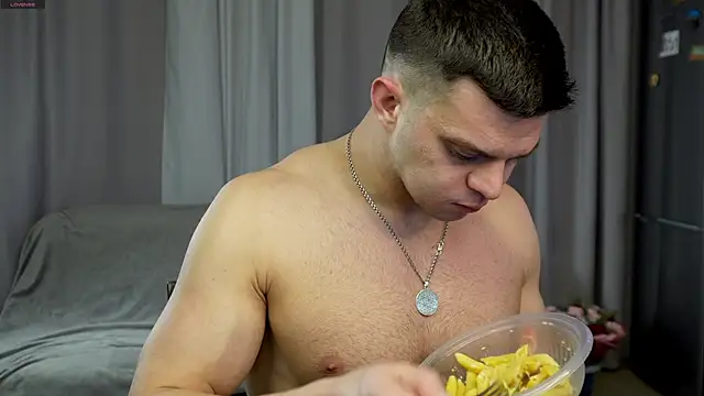 Snapshot of danielkraigforu chatting on 12, 12, 2024 danielkraigforu online show from 12, 12, 2024