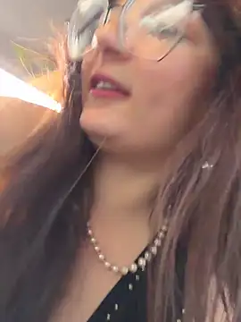 urpuppymoon online show from 4, 3, 2026