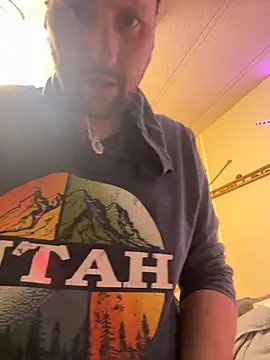 Snapshot of BobbyQ29 chatting on 13, 12, 2025 BobbyQ29 online show from 13, 12, 2025