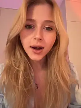 Snapshot of LunaRase chatting on 23, 5, 2026 LunaRase online show from 23, 5, 2026