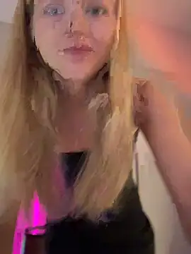 Snapshot of LunaRase chatting on 18, 7, 2026 LunaRase online show from 18, 7, 2026