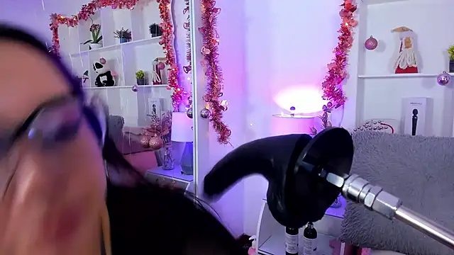 SophyRuiz  online show from 4, 12, 2024