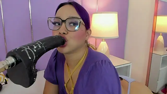 SophyRuiz  online show from 6, 10, 2025