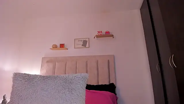 Snapshot of Avaline_Blancx chatting on 4, 3, 2025 Avaline Blancx online show from 4, 3, 2025