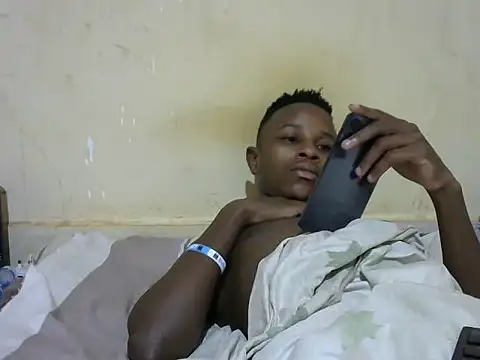 Snapshot of swthairydic chatting on 28, 10, 2025 swthairydic online show from 28, 10, 2025