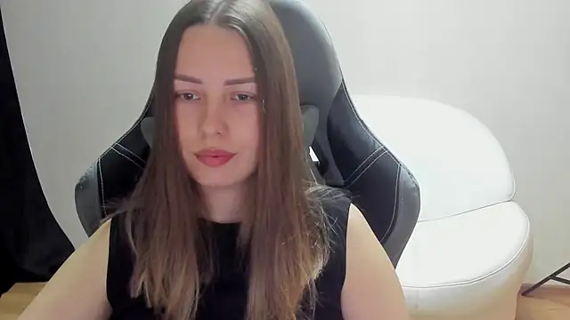 Mia shy1 online show from 4, 6, 2026