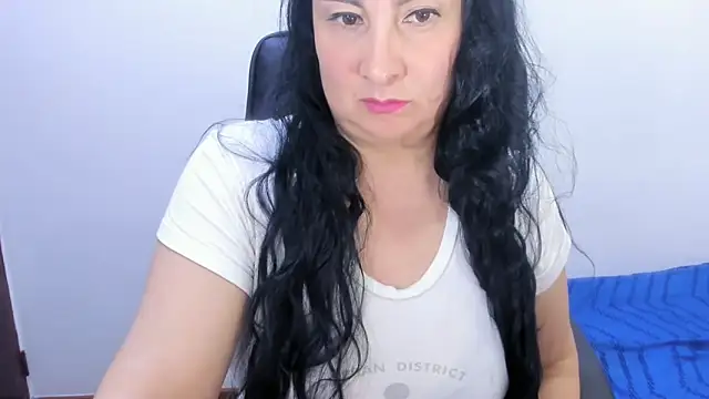 Snapshot of Ashyle chatting on 6, 3, 2025 Ashyle online show from 6, 3, 2025