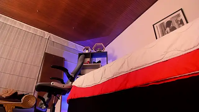 Snapshot of Moony_14 chatting on 1, 11, 2025 Moony 14 online show from 1, 11, 2025