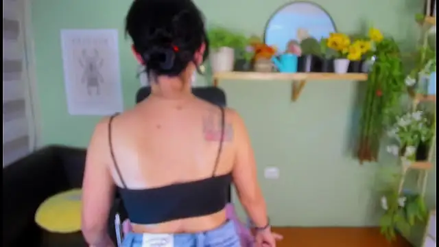 Snapshot of Aliiz_01 chatting on 24, 12, 2024 Aliiz 01 online show from 24, 12, 2024