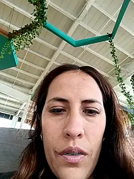 Snapshot of Lena-32 chatting on 4, 3, 2025 Lena-32 online show from 4, 3, 2025