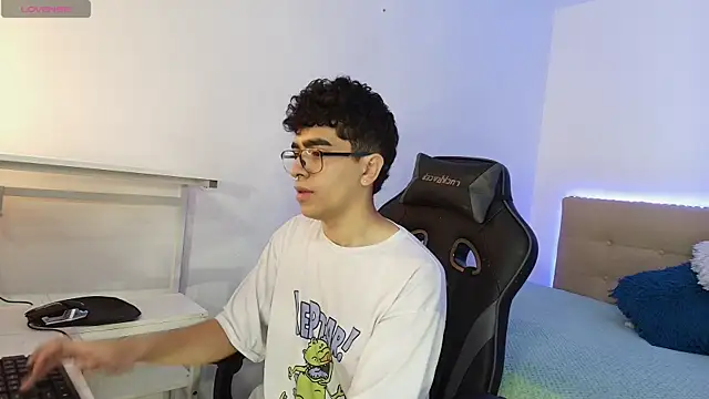 Snapshot of _nickconnor01 chatting on 14, 11, 2025 nickconnor01 online show from 14, 11, 2025