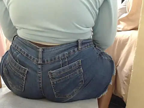 Snapshot of SALTRYHIPS29x chatting on 21, 11, 2025 SALTRYHIPS29x online show from 21, 11, 2025