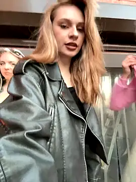 Snapshot of TwixCouple chatting on 1, 11, 2025 TwixCouple online show from 1, 11, 2025