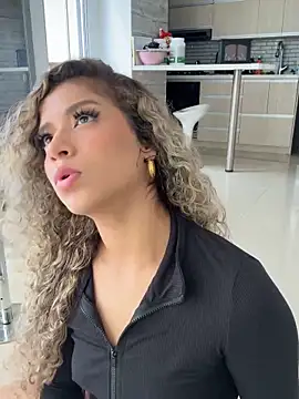 Snapshot of Melina-Smith chatting on 14, 11, 2025 Melina-Smith online show from 14, 11, 2025