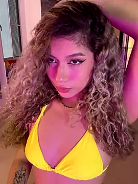 Snapshot of Melina-Smith chatting on 25, 11, 2025 Melina-Smith online show from 25, 11, 2025