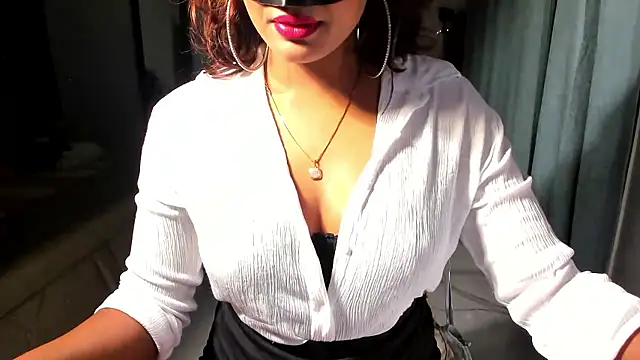 Bad Girl Kayra69 online show from 13, 1, 2026