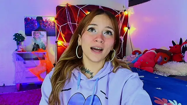 Snapshot of alisson_zafiro_ chatting on 22, 10, 2025 alisson zafiro online show from 22, 10, 2025