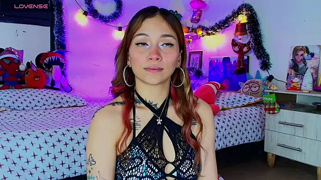 Snapshot of alisson_zafiro_ chatting on 4, 12, 2025 alisson zafiro online show from 4, 12, 2025