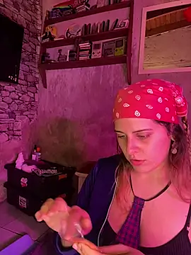 Snapshot of FlorBich chatting on 8, 5, 2026 FlorBich online show from 8, 5, 2026