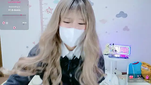 Snapshot of _Iroha_99 chatting on 20, 11, 2025 Iroha 99 online show from 20, 11, 2025