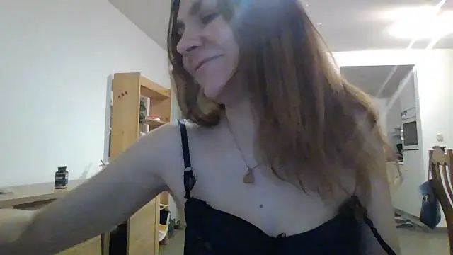 JasmineGlamour online show from 7, 4, 2026