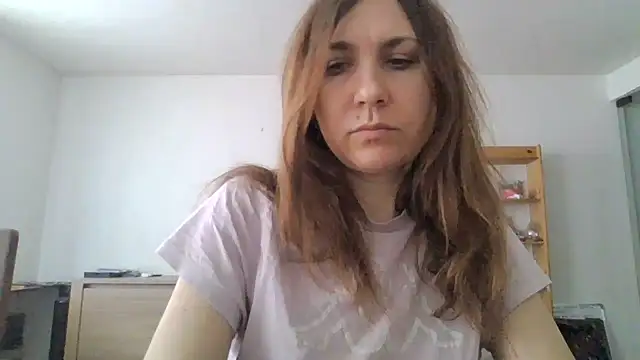 JasmineGlamour online show from 13, 4, 2026