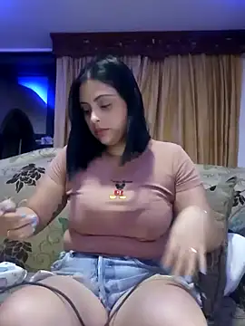 Snapshot of MelannyBell chatting on 24, 1, 2025 MelannyBell online show from 24, 1, 2025