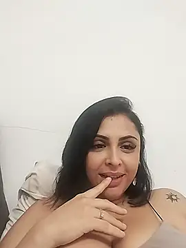 Snapshot of MelannyBell chatting on 15, 12, 2025 MelannyBell online show from 15, 12, 2025