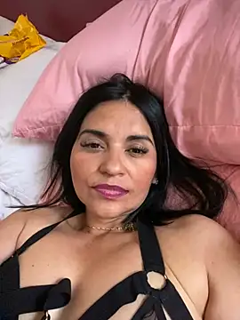 Snapshot of paolagomez_ chatting on 15, 12, 2024 paolagomez online show from 15, 12, 2024