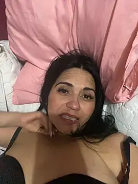 Snapshot of paolagomez_ chatting on 12, 1, 2025 paolagomez online show from 12, 1, 2025