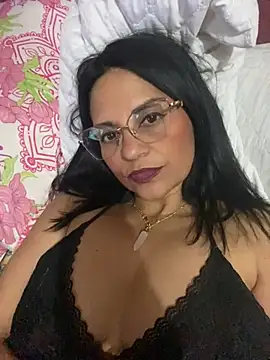 Snapshot of paolagomez_ chatting on 5, 2, 2025 paolagomez online show from 5, 2, 2025