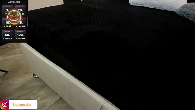 LIZ HOLMES online show from 25, 2, 2025