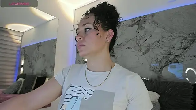 LIZ HOLMES online show from 19, 9, 2025