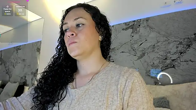 LIZ HOLMES online show from 25, 11, 2025