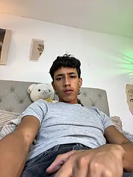 Snapshot of Ostin18hot chatting on 3, 12, 2025 Ostin18hot online show from 3, 12, 2025