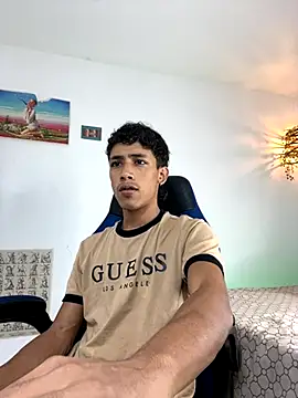 Snapshot of Ostin18hot chatting on 5, 12, 2025 Ostin18hot online show from 5, 12, 2025